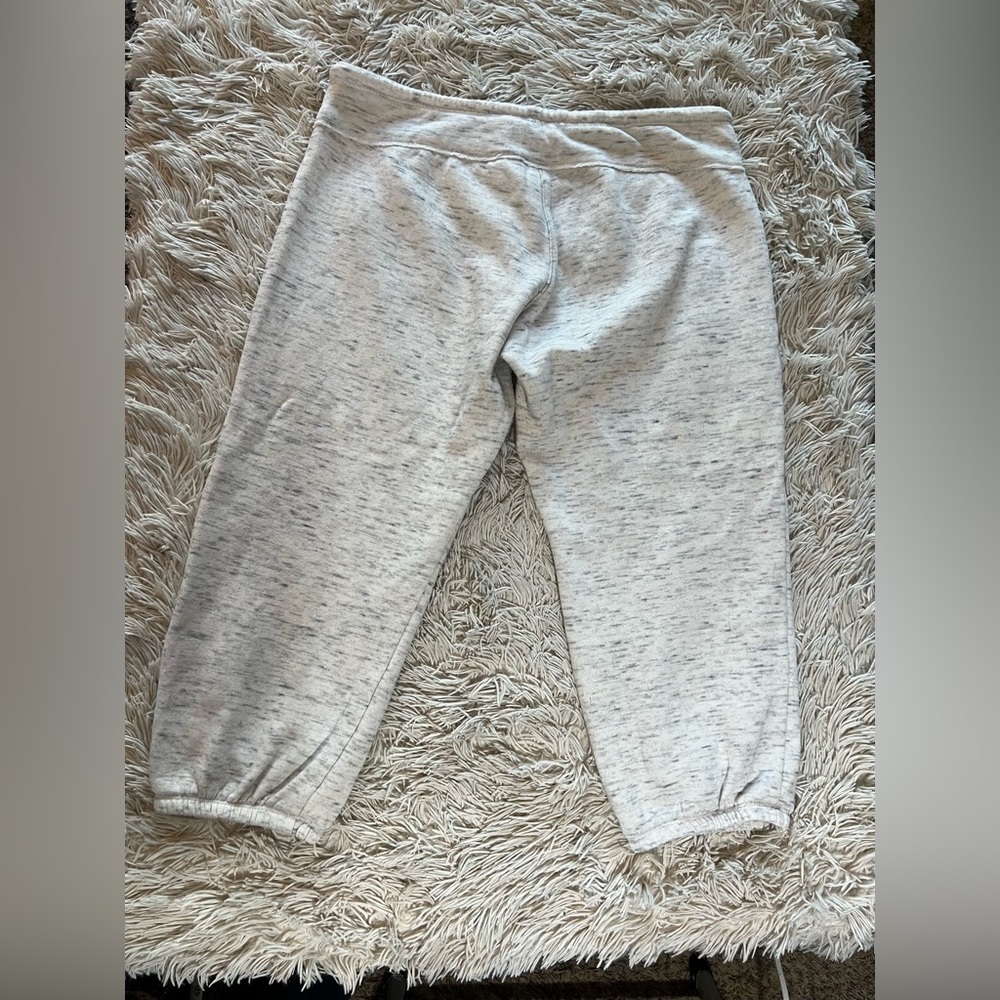 Calvin Klein White and Grey Capri Lounge Pants - Picture 6 of 12